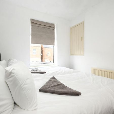 Cottage Style 3 Bedroom House - Close To City Centre & The Peaks Chesterfield Dış mekan fotoğraf