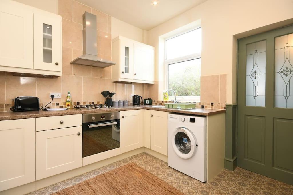 Cottage Style 3 Bedroom House - Close To City Centre & The Peaks Chesterfield Dış mekan fotoğraf