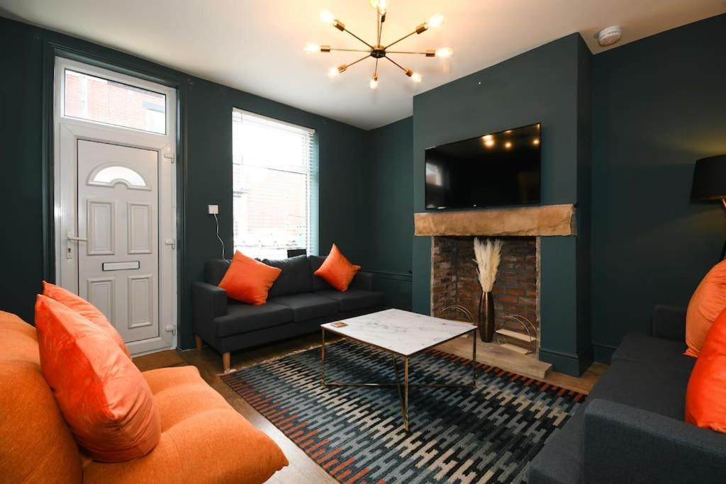 Cottage Style 3 Bedroom House - Close To City Centre & The Peaks Chesterfield Dış mekan fotoğraf