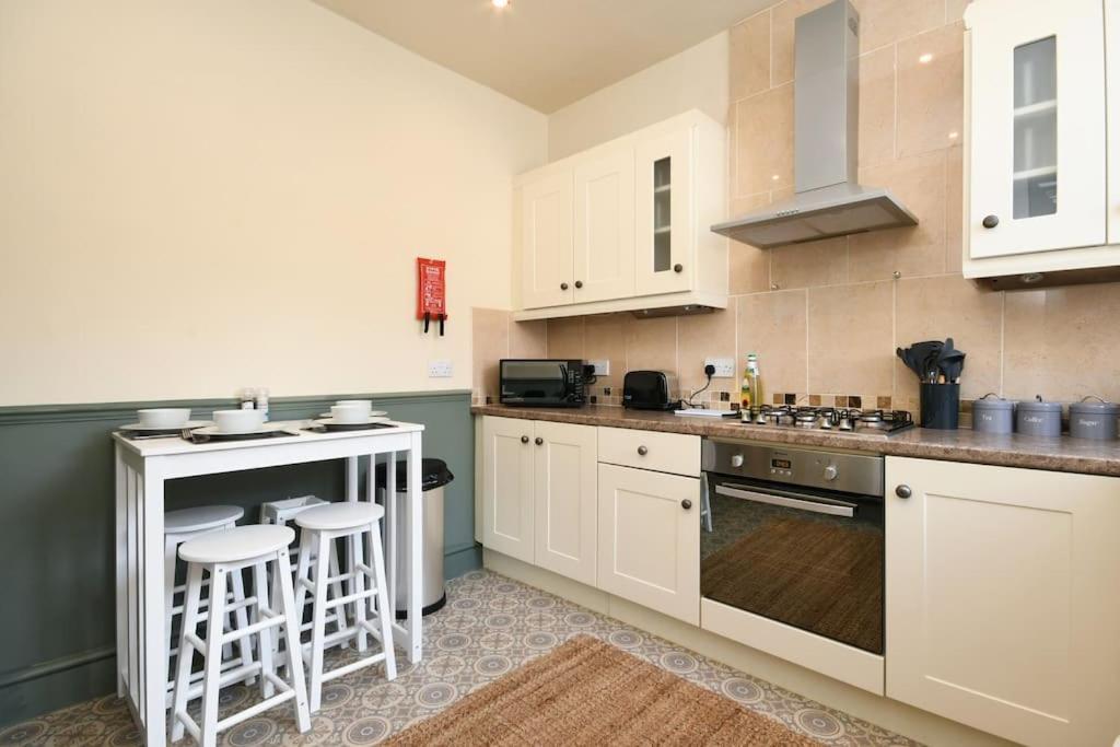 Cottage Style 3 Bedroom House - Close To City Centre & The Peaks Chesterfield Dış mekan fotoğraf
