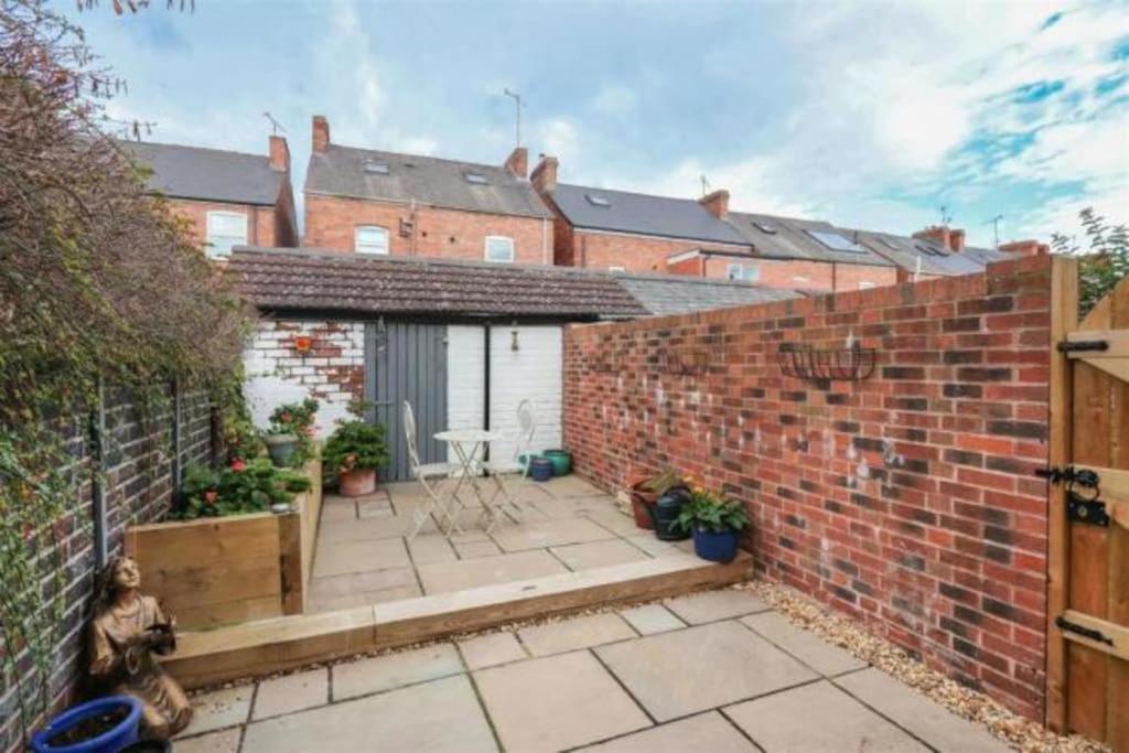 Cottage Style 3 Bedroom House - Close To City Centre & The Peaks Chesterfield Dış mekan fotoğraf
