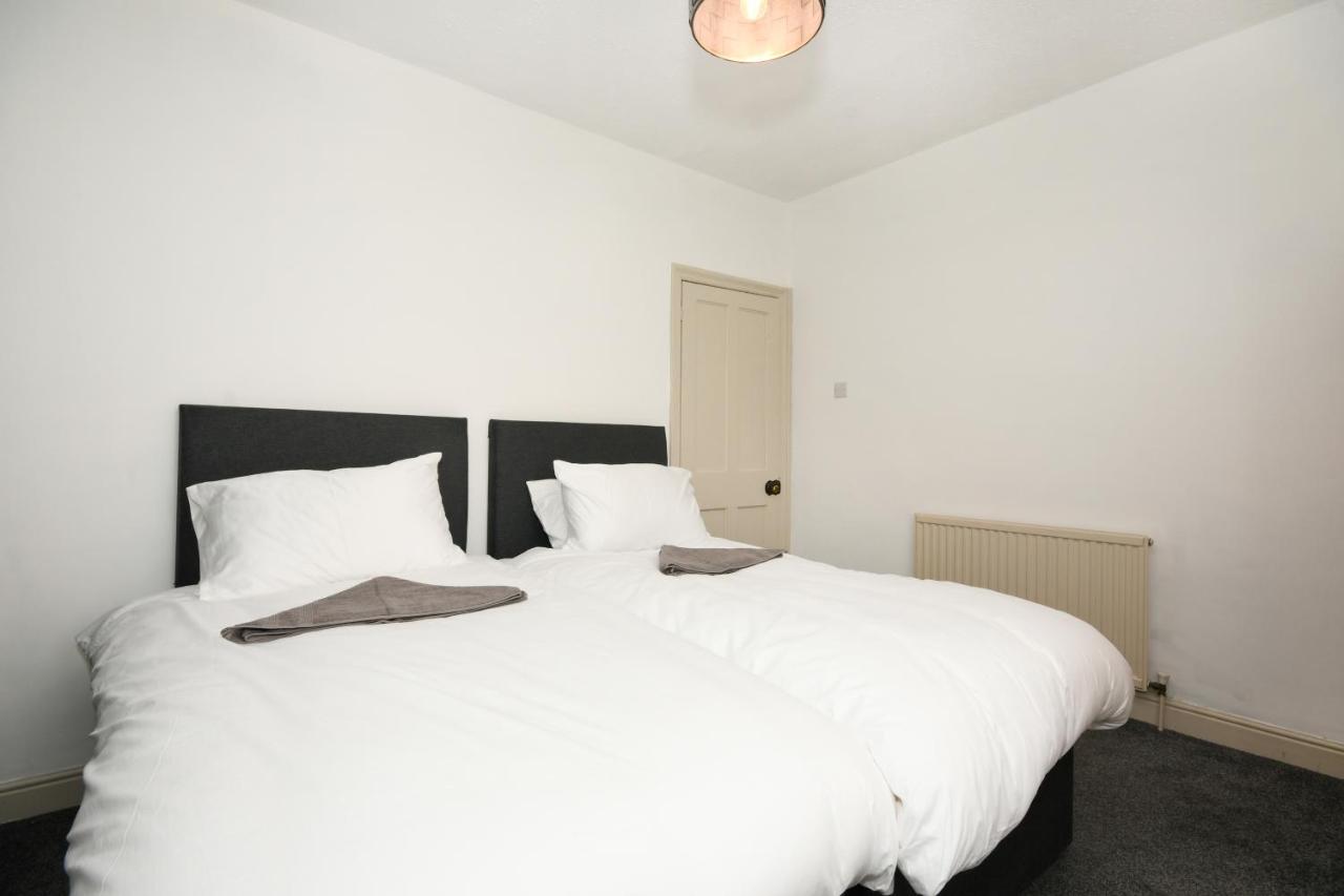 Cottage Style 3 Bedroom House - Close To City Centre & The Peaks Chesterfield Dış mekan fotoğraf